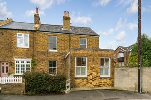 School Road, East Molesey- click for photo gallery